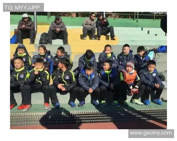以我为中心的足球之星:从青涩少年到世界顶尖球员的奋斗历程