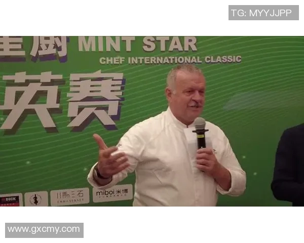 小甘笔记揭秘：足球明星背后的励志故事与成就之路